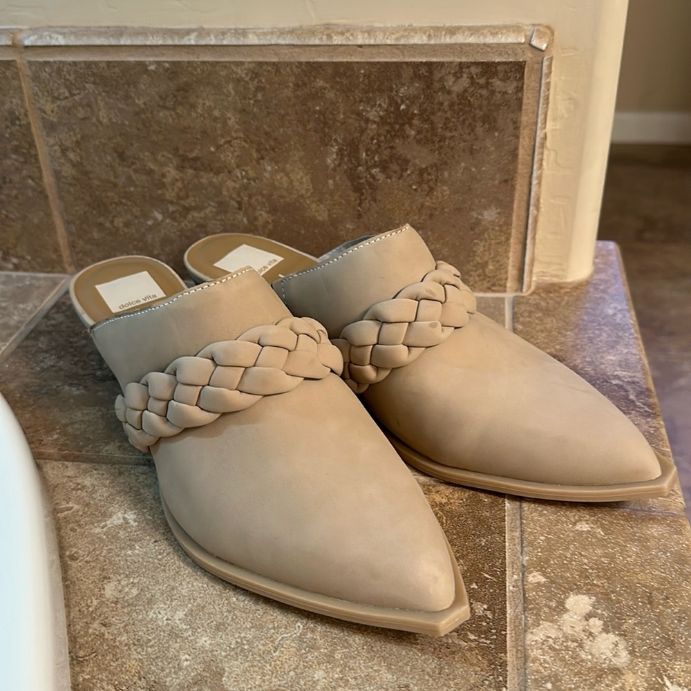 Dolce Vita Serla Ankle Boots (Size 11, Light Beige, Brand New)